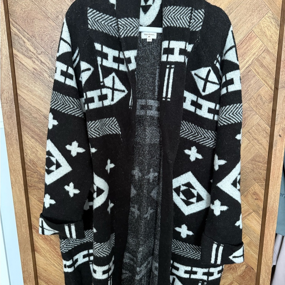 Black and White Patterned Women's Sweater Coat